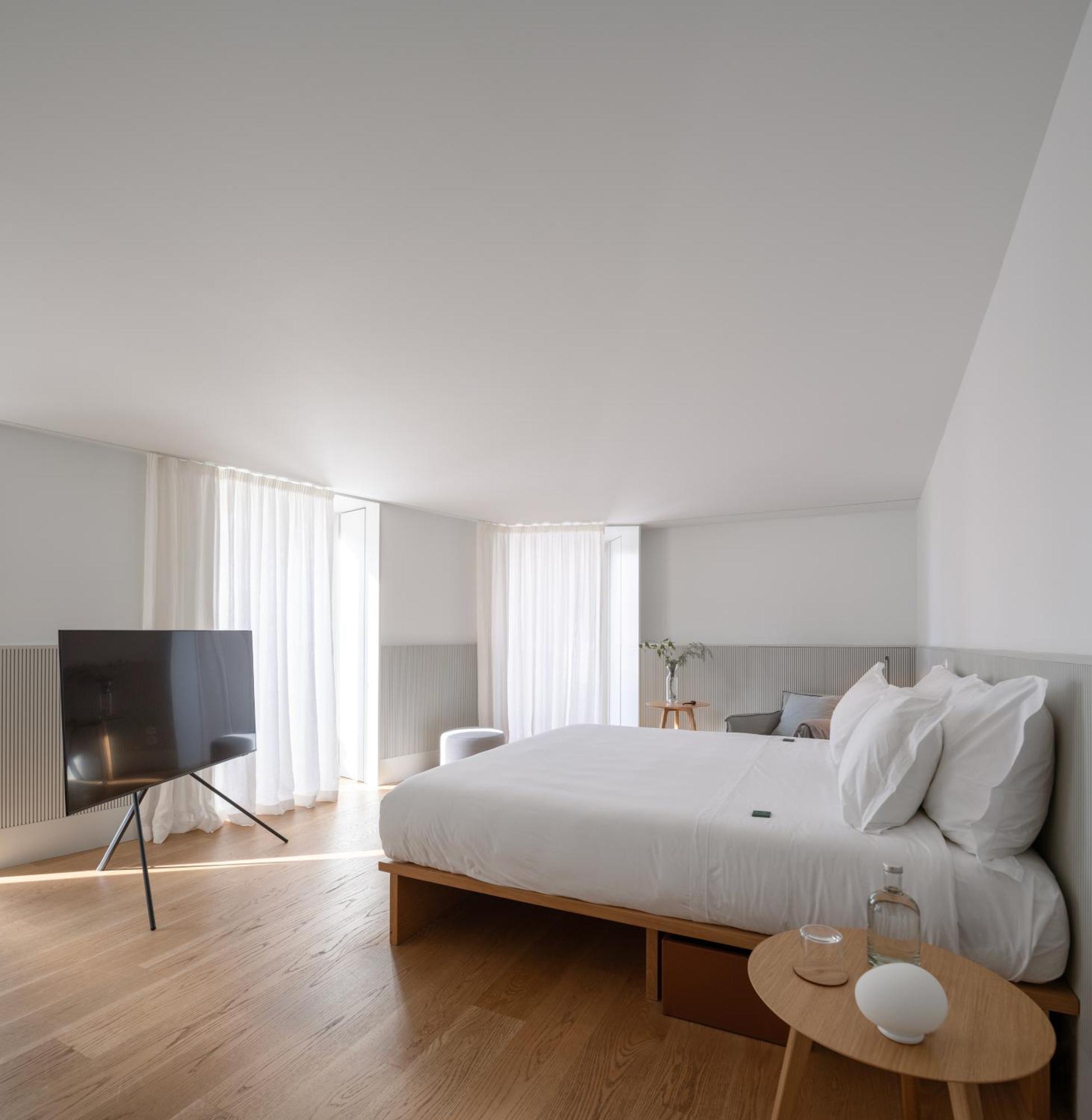 Montecarmo12 - Design Boutique Hotel Lisbon Exterior photo